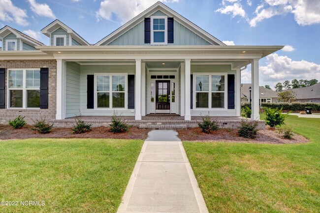 Building Photo - 8450 Oak Abbey Trail NE