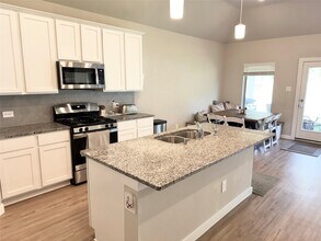 Building Photo - 21759 Thicket Point Ln