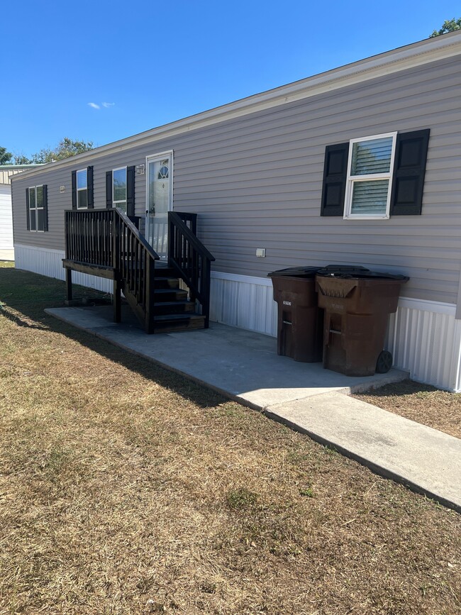 Foto del edificio - 750 Silent Valley Rd