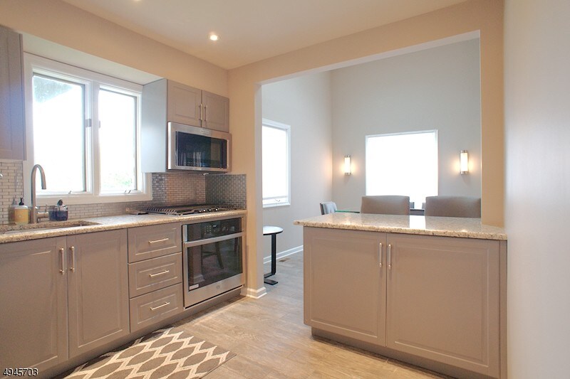 Foto principal - 516 Village Commons