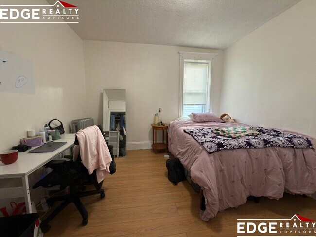 Foto del edificio - 56 Park Vale Ave