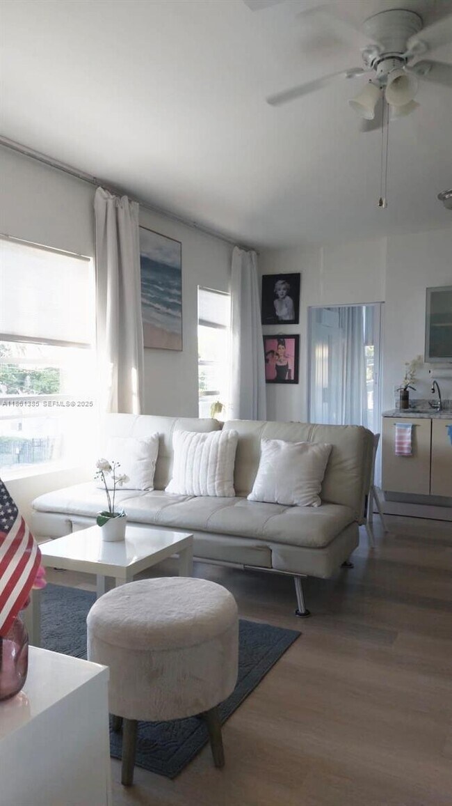 Foto del edificio - 1358 Pennsylvania Ave