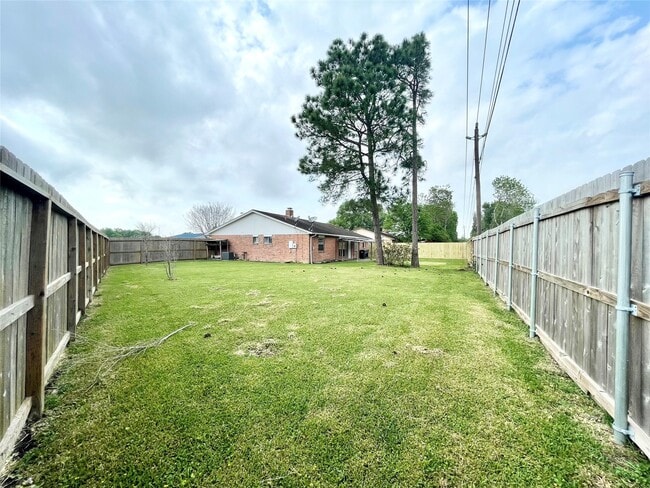 Foto del edificio - 10019 Richtown Ln