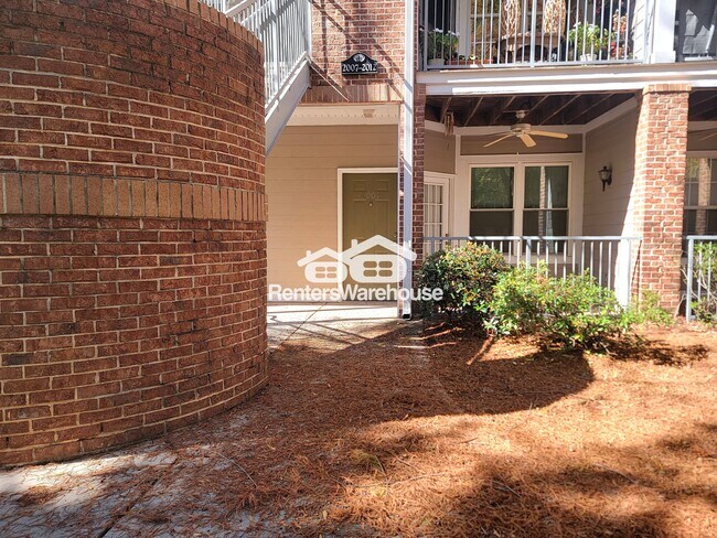 Building Photo - 245 Amal Dr SW