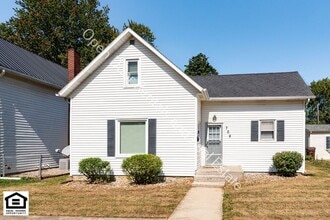 Building Photo - 708 E 9th St