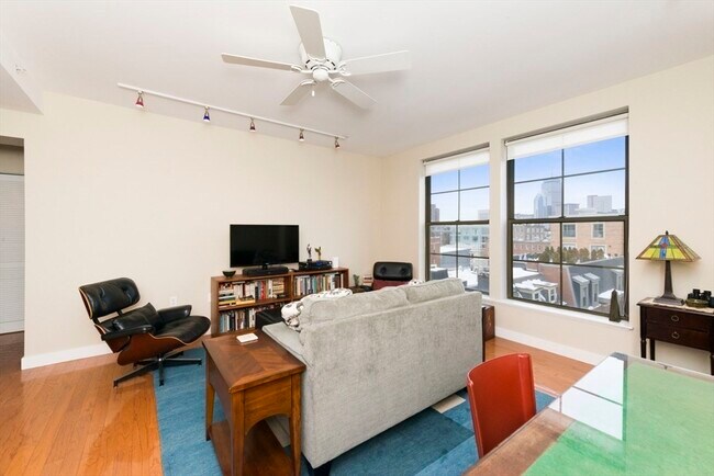 Foto del edificio - 535 Harrison Ave