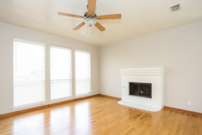 Building Photo - 2128 Amber Springs