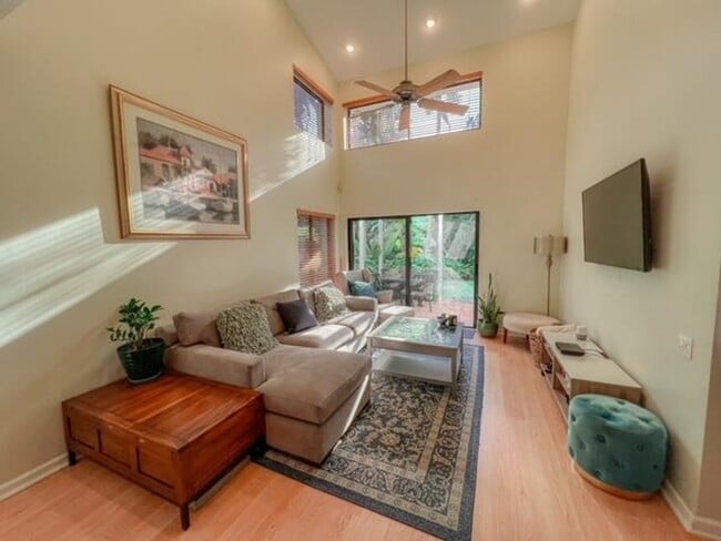 Building Photo - 5500 Fox Hollow Dr