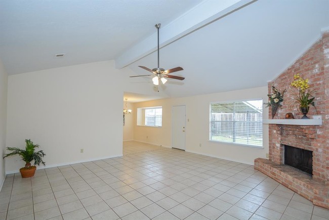 Building Photo - 16310 Bird Dog Ct