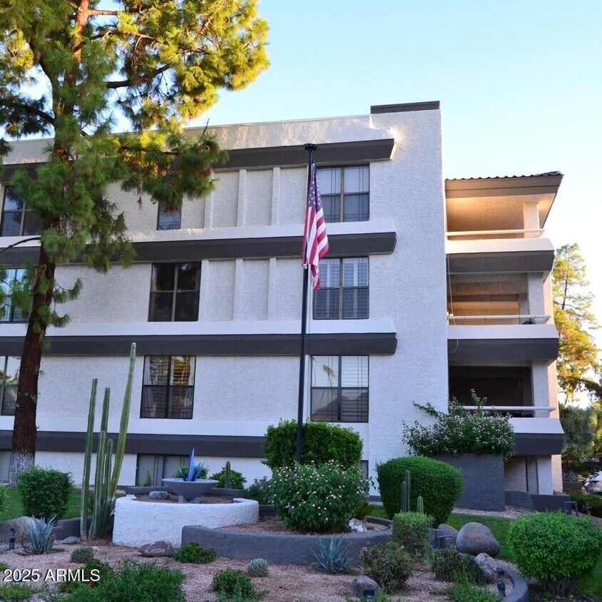 Primary Photo - 5102 N 31st Pl