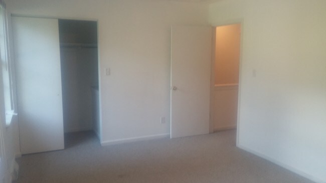 Foto del edificio - 2311 N Berkshire Rd
