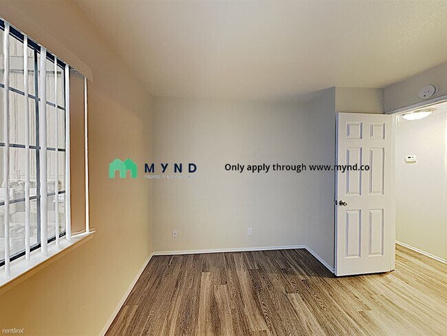 Foto del edificio - 2 br, 1.5 bath  - 4930 College Oak Dr Apt 8