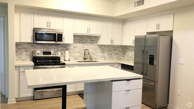 Building Photo - 12655 Bluff Creek Dr