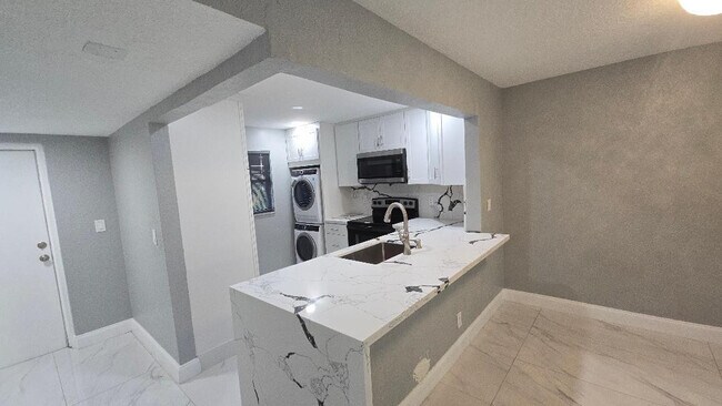 Foto del edificio - 3000 Riverside Dr