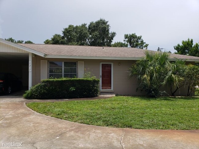 Building Photo - 2 br, 2 bath Apartment - 7217 Manatee Ave