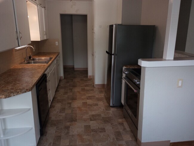 cocina - 1506 S Denver Ave