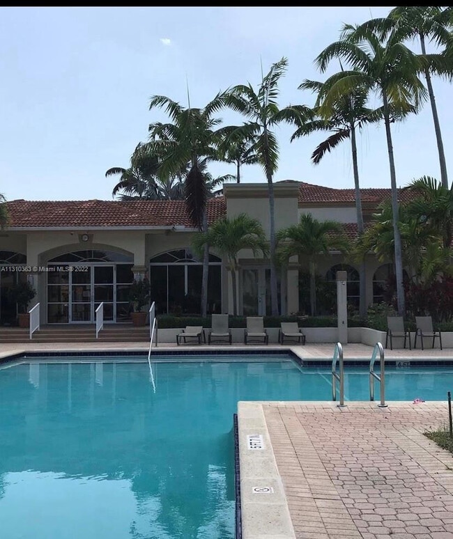 Photo - 8203 Glenmoor Dr Apartment