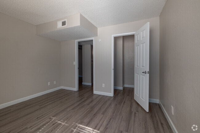 1BR, 1BA - 600SF - Bedroom - Latitude 32 Apartments
