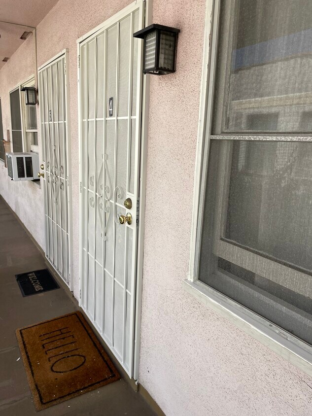 Primary Photo - 8250 Blackburn Ave