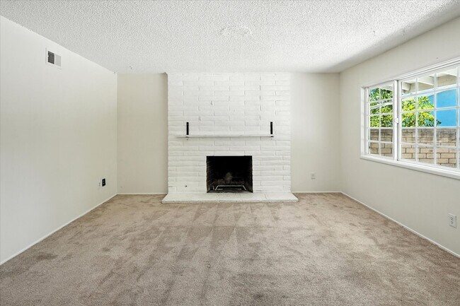 Foto del edificio - 8846 Laramie Ave