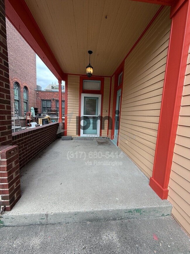 Building Photo - 233 N East St