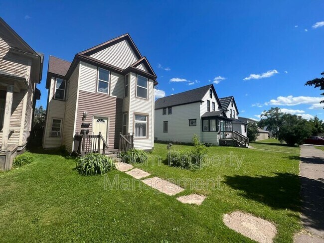 Building Photo - 2014 Banks Ave
