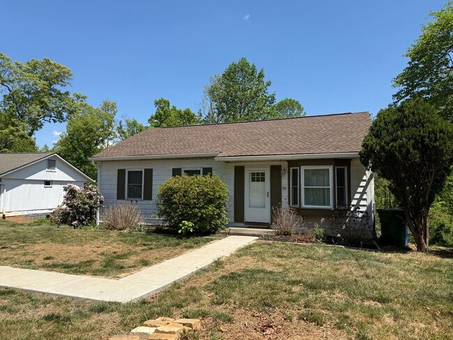 Foto del edificio - Cute 3 Bedroom, 2 Bath Home Near Asheville Mall
