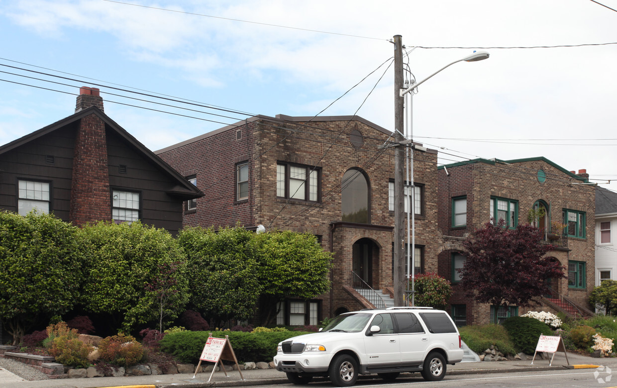 Foto del edificio - 725 10th Ave