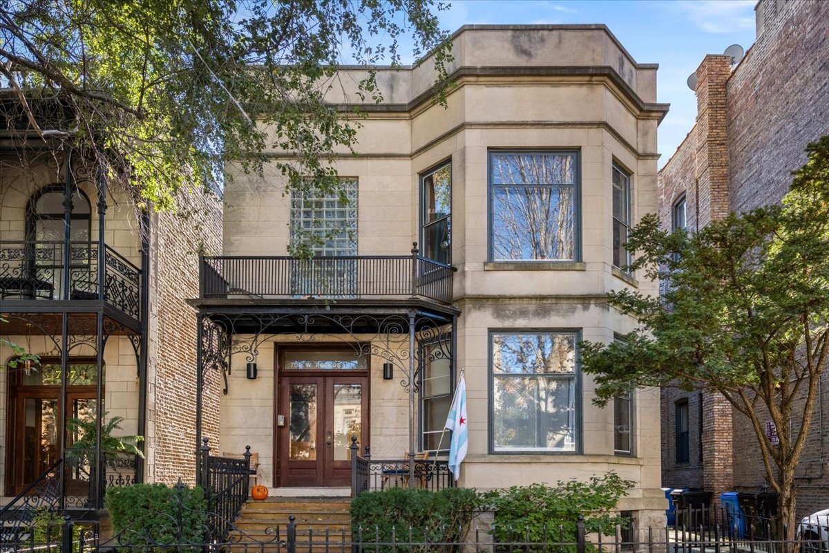 Primary Photo - 709 W Roscoe St