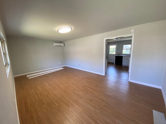 Living Room - 911 Dogwood Rd