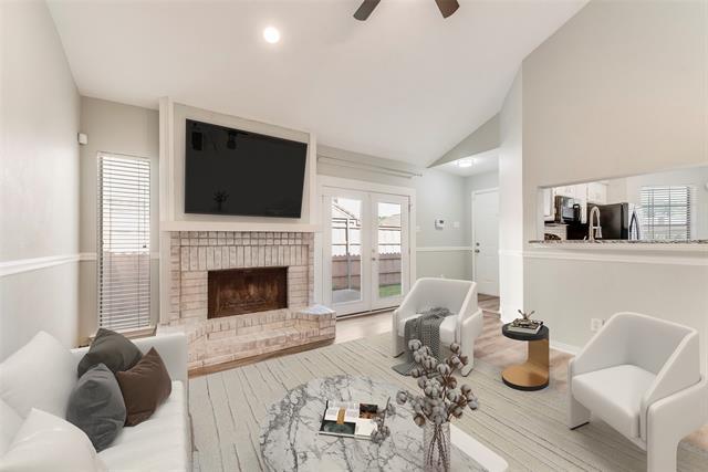 Building Photo - 2640 Encina Dr
