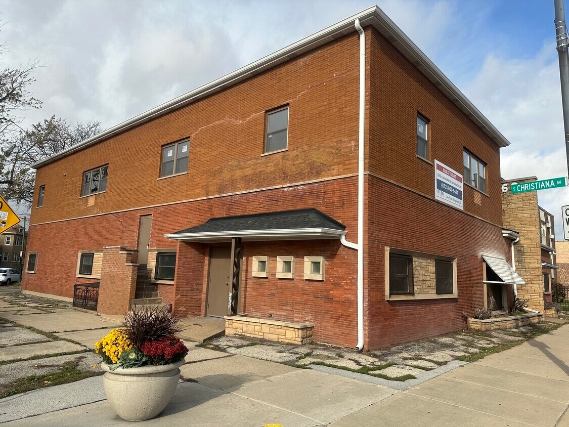 Primary Photo - 4460 S Archer Ave