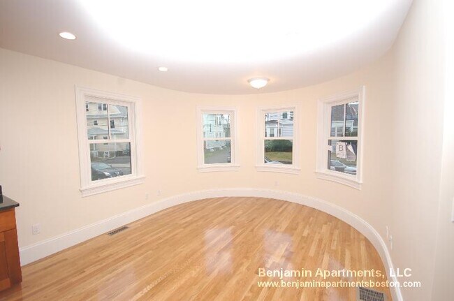 Foto del edificio - 84 Linden St