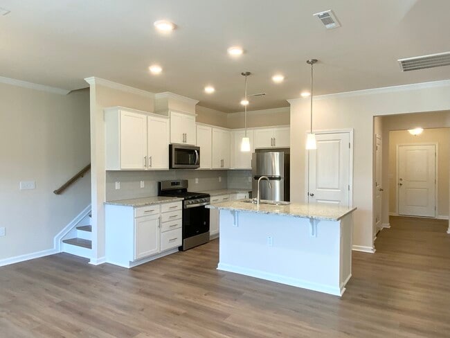 Building Photo - 844 Falls Grove Trl