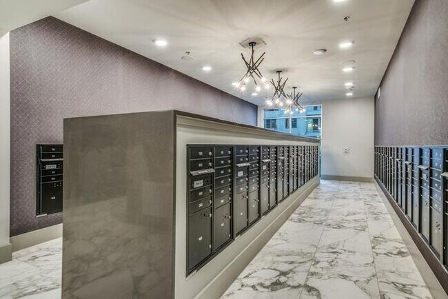 Foto del edificio - 14175 Dallas Pkwy
