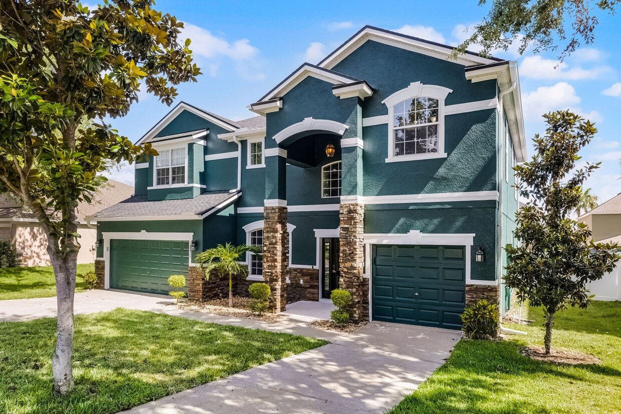 Foto principal - Fully Remodeled 5/4 Art Deco-Inspired Home...