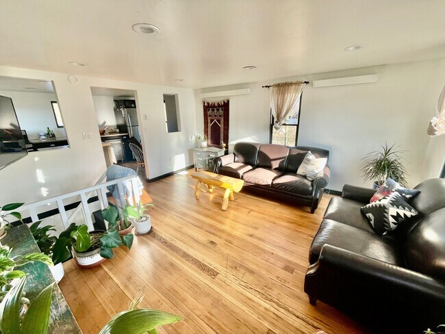 Foto del edificio - Main St! Storage and Parking! 20 minute dr...