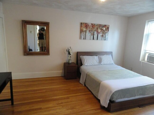 Building Photo - 402 Highland Ave