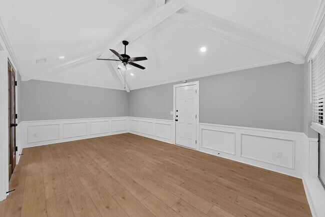 Foto del edificio - 817 Sycamore Creek Rd