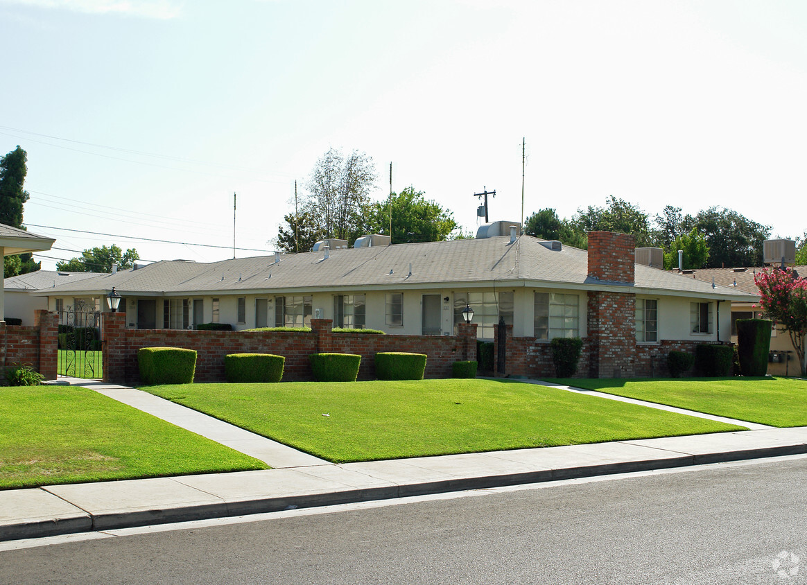 Building Photo - 3303-3319 E Normal Ave