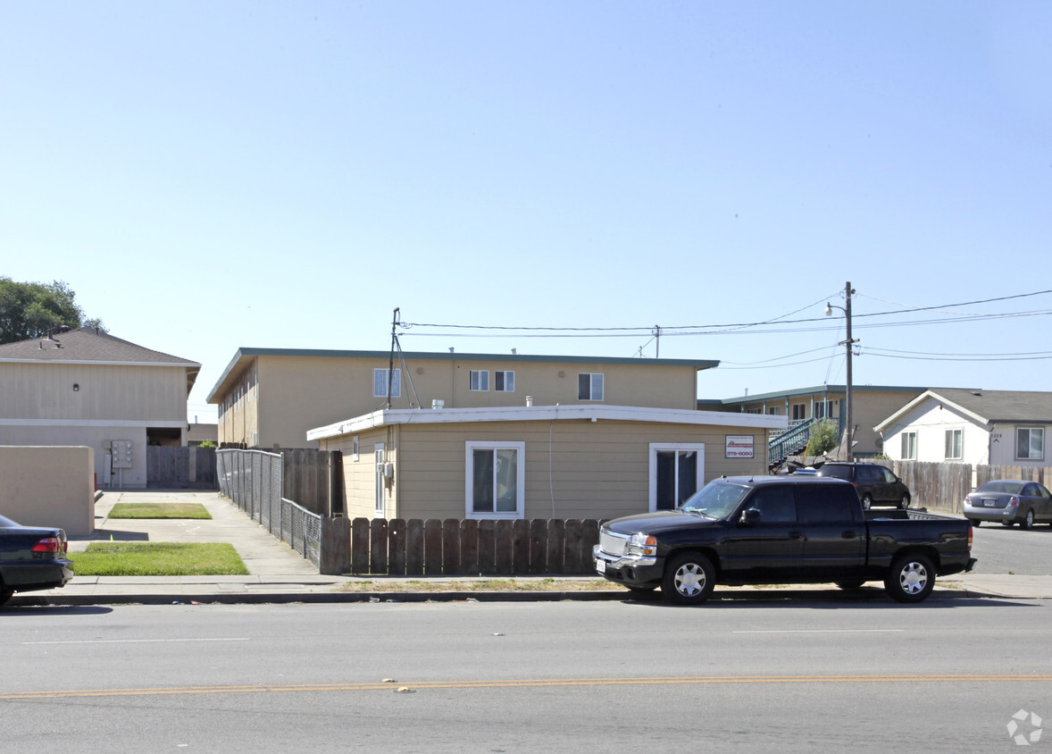 Building Photo - Montecito Apartments