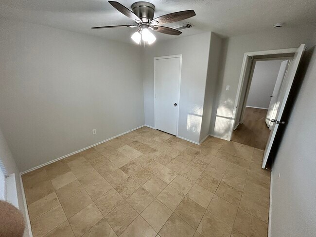 Dormitorio delantero - 16782 Fallen Timbers Dr