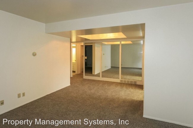 Building Photo - 4979 S Eastridge Ln