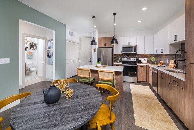 Building Photo - 1900 Parmer Apartments