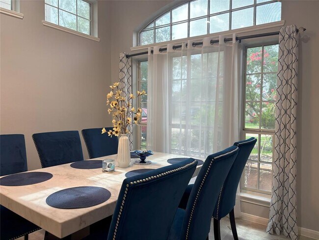 Foto del edificio - 16822 Marston Park Ln