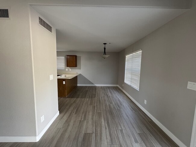 Building Photo - North Scottsdale 3br