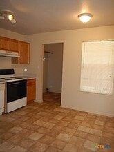 Building Photo - 1623 Pontotoc Trce