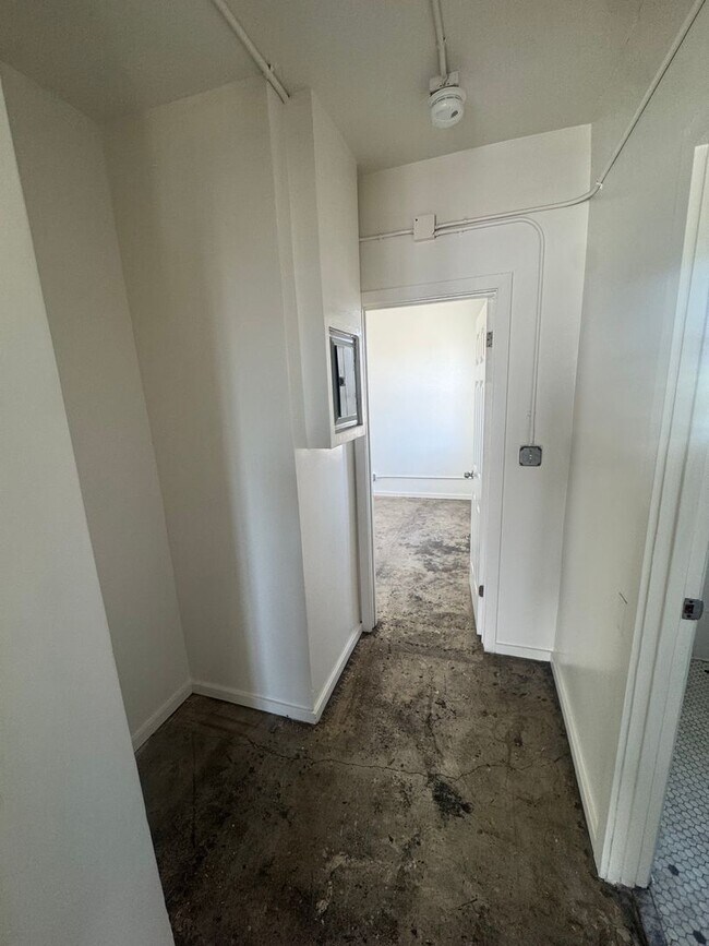 Interior Photo - 790-THE DOVER