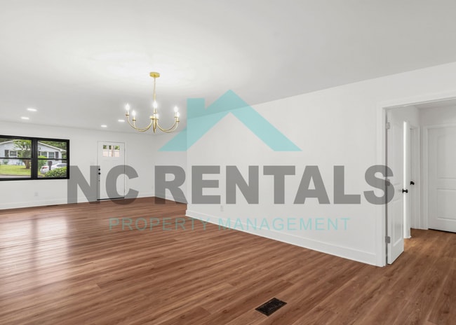 Building Photo - 815 Corona St