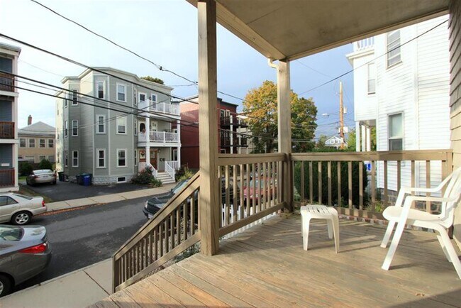 Foto del edificio - 14 Belknap St